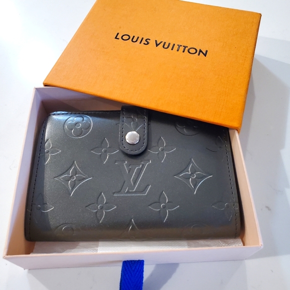 Louis Vuitton Handbags - Louis Vuitton Gunmetal Vernis Kiss Lock Wallet WITH BOX